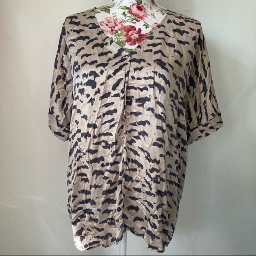 Cabi 100% Silk V Neck Drop Shoulder Top Large